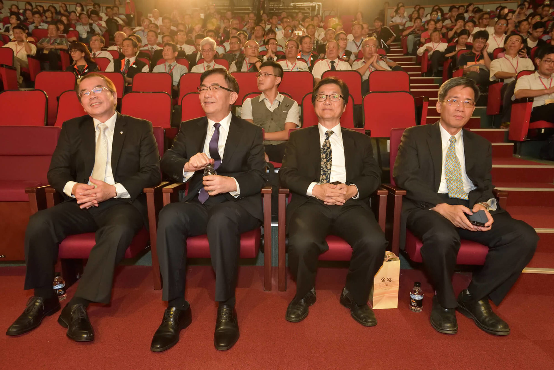 寶宥是一群企劃、設計、影像、硬體技術人員的集合，統籌整合您活動上一切的需求，是您活動上最可靠的選擇